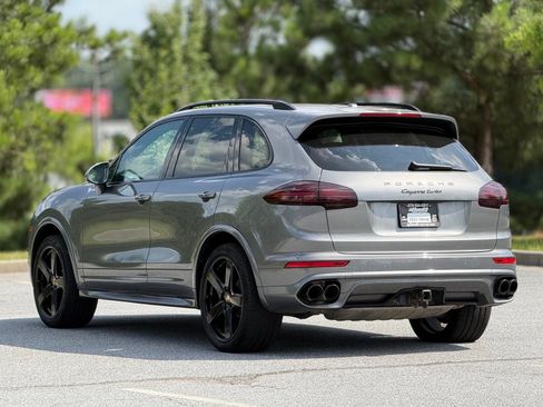 Used 2016 Porsche Cayenne Turbo AWD/4WD image 10