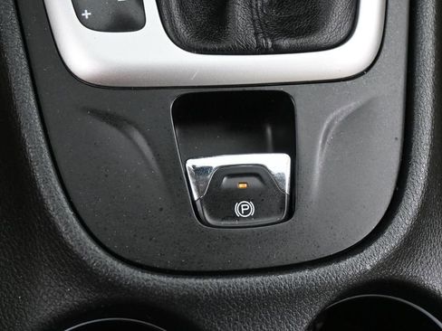 Used 2016 Jeep Cherokee Sport AWD/4WD image 21