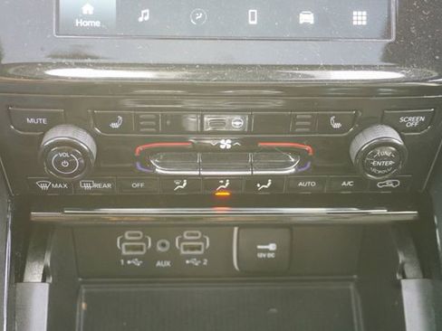 Used 2023 Jeep Grand Cherokee Altitude image 19