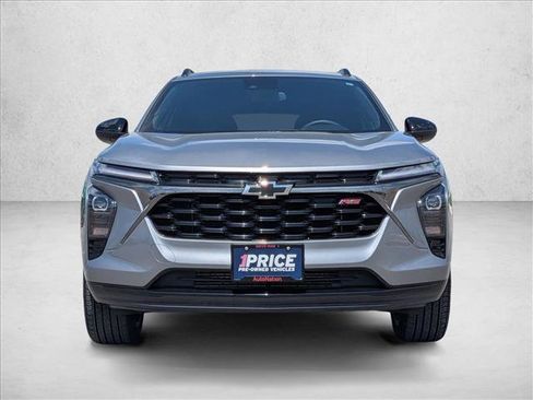 Used 2025 Chevrolet Trax RS w/ Driver Confidence Package image 2