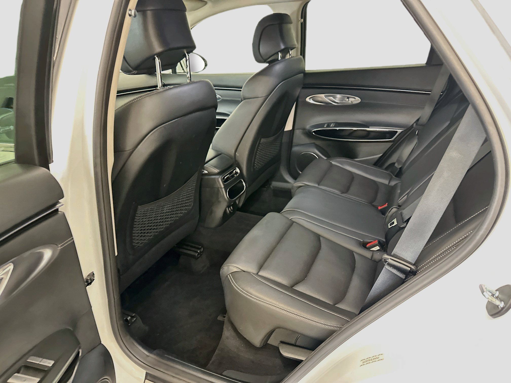 Used 2025 Genesis GV70 2.5T AWD/4WD image 29