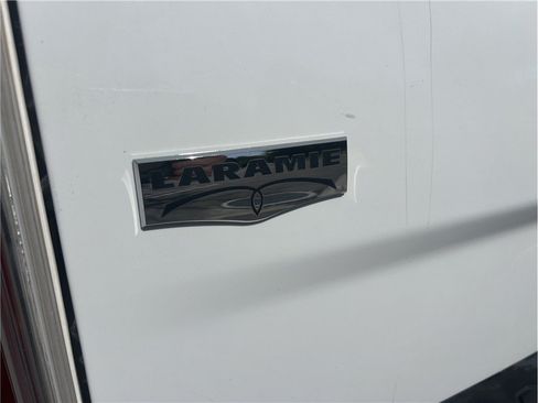 Used 2014 RAM 1500 Laramie w/ Convenience Group AWD/4WD image 7