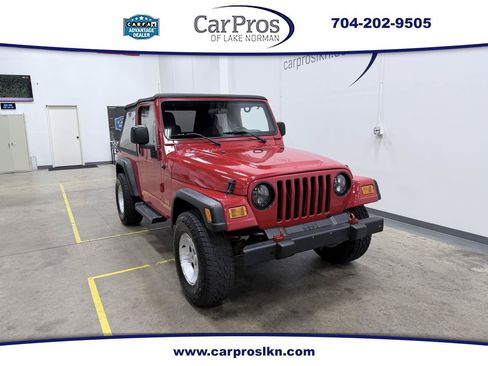 Used 2005 Jeep Wrangler Unlimited AWD/4WD image 1