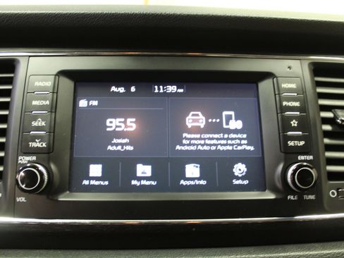 Used 2019 Kia Sedona LX image 12
