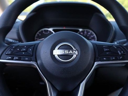Certified 2025 Nissan Sentra SV FWD image 9