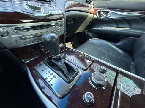 Used 2011 INFINITI M37 w/ Premium Pkg RWD image 35