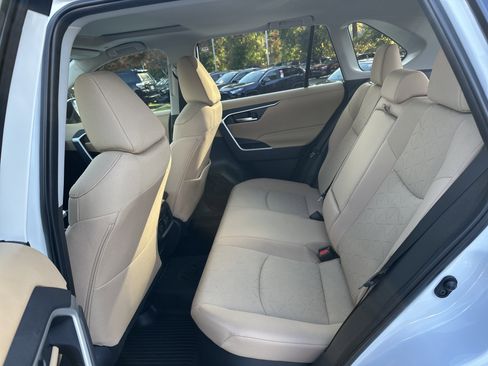 Certified 2025 Toyota RAV4 XLE image 31