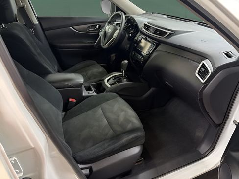 Used 2016 Nissan Rogue SV AWD/4WD image 15