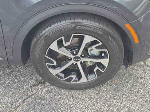 Used 2025 Kia Sportage EX FWD image 28