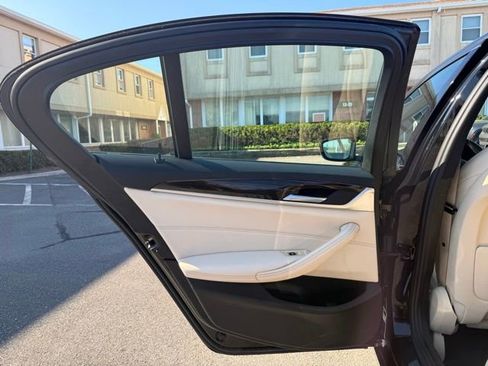 Used 2019 BMW 540i xDrive w/ Convenience Package image 27