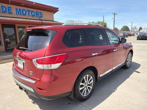 Used 2016 Nissan Pathfinder SL w/ SL Premium Package AWD/4WD image 3