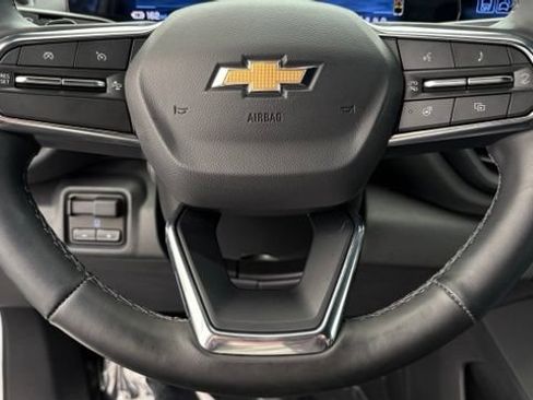 Used 2025 Chevrolet Silverado EV LT AWD/4WD image 36