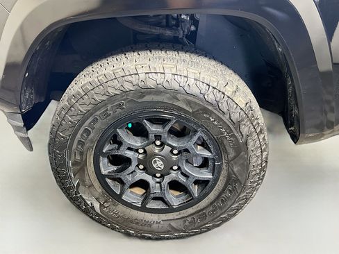 Used 2021 Toyota Tacoma SR5 image 13