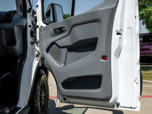 Used 2015 Ford Transit 150 XLT image 43