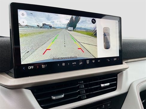 Used 2025 Ford Explorer Active w/ Active Comfort Package image 14