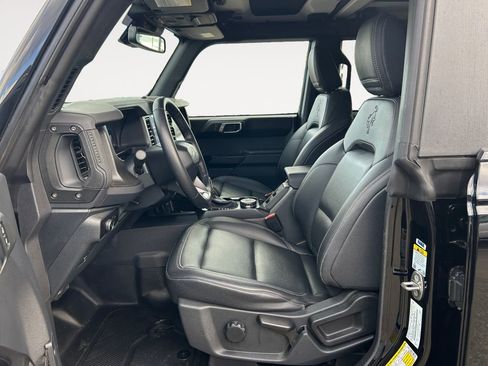Used 2025 Ford Bronco Badlands AWD/4WD image 16