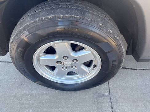 Used 2006 Jeep Liberty Sport AWD/4WD image 10