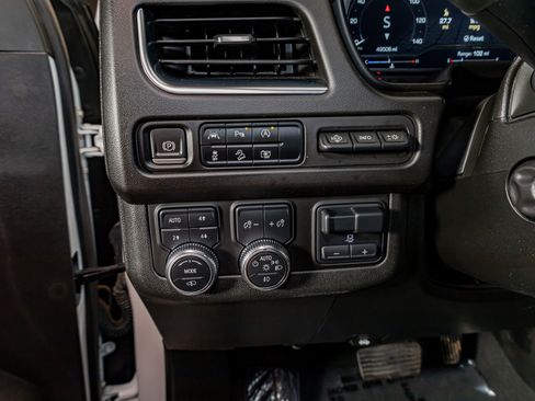 Used 2023 GMC Yukon XL AT4 image 16