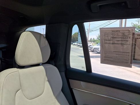 Certified 2026 Volvo XC90 B6 Plus AWD/4WD image 14