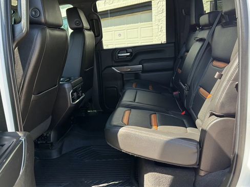 Used 2020 GMC Sierra 2500 AT4 w/ Technology Package AWD/4WD image 10