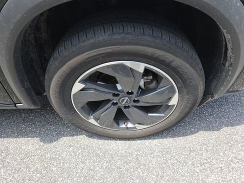 Used 2025 Nissan Rogue SV AWD/4WD image 14