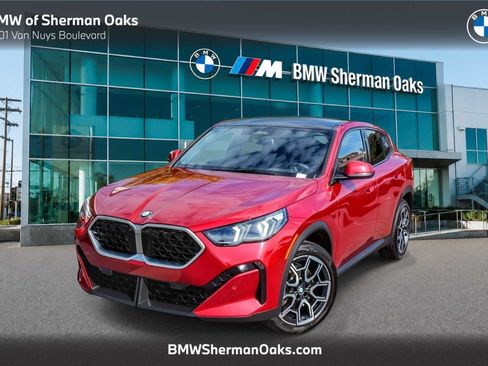 Used 2025 BMW X2 xDrive28i AWD/4WD image 1