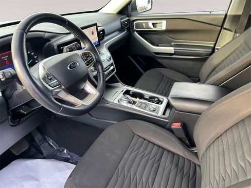 Used 2020 Ford Explorer XLT w/ Comfort Package image 10