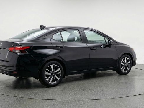 Used 2025 Nissan Versa SV image 9