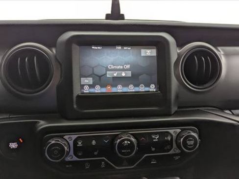 Used 2023 Jeep Gladiator Sport AWD/4WD image 27