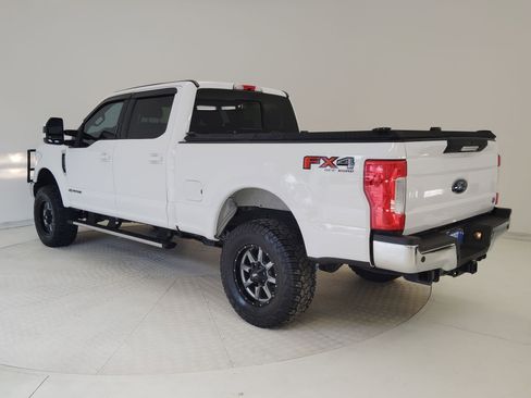Used 2017 Ford F250 Lariat w/ Lariat Value Package image 3