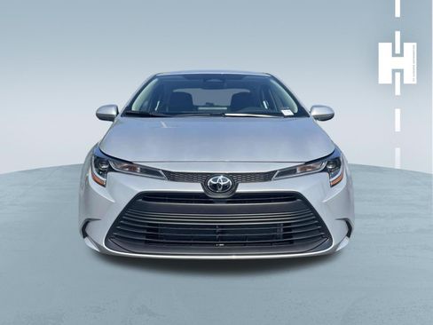 Used 2026 Toyota Corolla LE FWD image 2