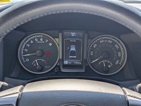Certified 2023 Toyota Tacoma TRD Off-Road AWD/4WD image 20