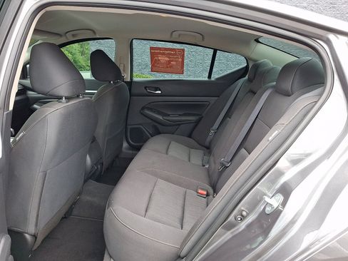 Used 2022 Nissan Altima 2.5 SV FWD image 11