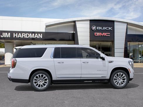 New 2026 GMC Yukon XL Denali w/ Denali Reserve Package image 5
