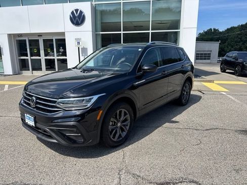 Certified 2023 Volkswagen Tiguan SE AWD/4WD image 2