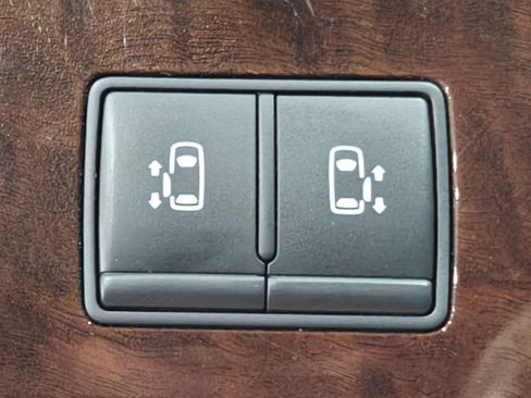 Used 2012 Nissan Quest SL image 10