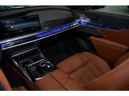 Used 2025 BMW i7 eDrive50 w/ Premium Package image 83