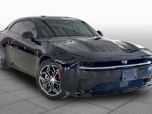Used 2024 Dodge Charger Daytona R/T w/ Plus Group AWD/4WD image 2