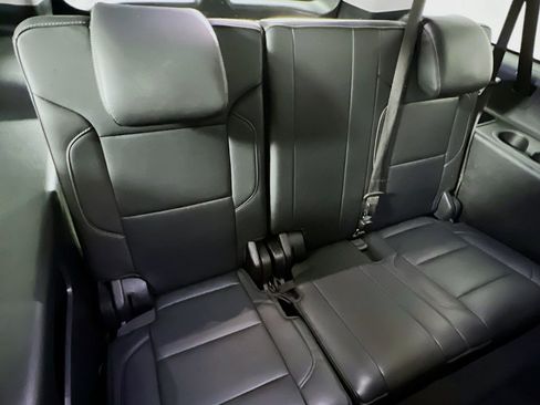 Used 2019 Chevrolet Suburban LT image 27