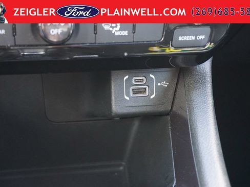 Used 2025 Jeep Compass Latitude AWD/4WD image 21