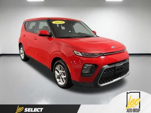 Used 2021 Kia Soul S FWD image 2