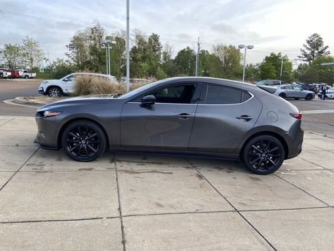 Used 2021 MAZDA MAZDA3 Hatchback w/Premium Plus Pkg image 7