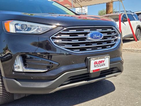 Used 2021 Ford Edge Titanium FWD image 2