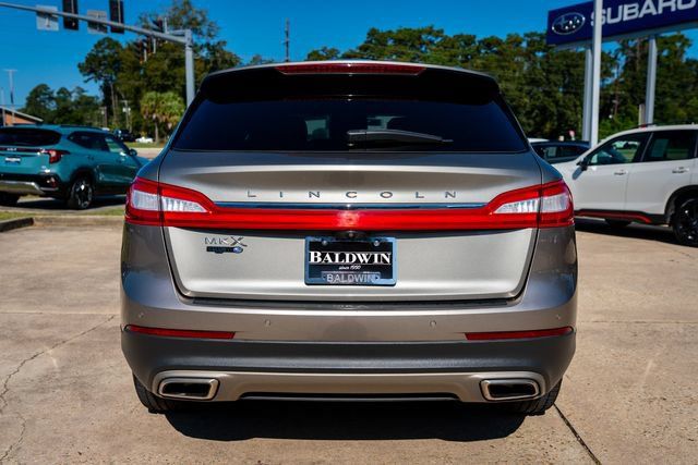 Used 2016 Lincoln MKX Reserve w/ Technology Package FWD image 5