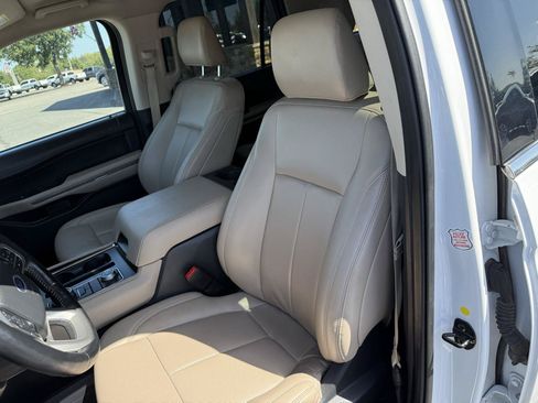 Used 2024 Ford Expedition Max XLT AWD/4WD image 12