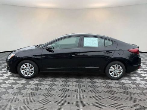 Used 2019 Hyundai Elantra SE FWD image 4
