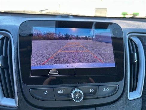 Used 2023 Chevrolet Malibu LT image 17