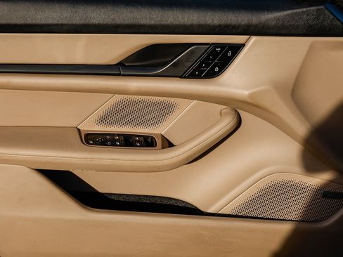 Used 2021 Porsche Taycan Base image 20