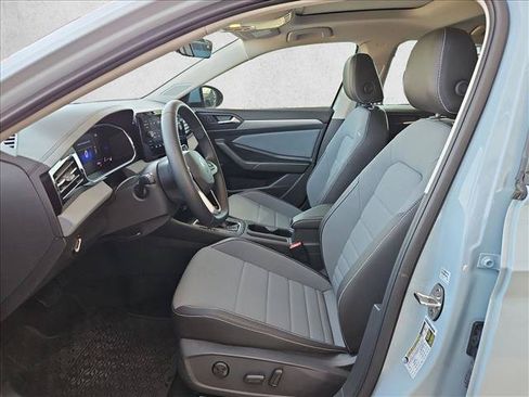 Used 2025 Volkswagen Jetta SE FWD image 14