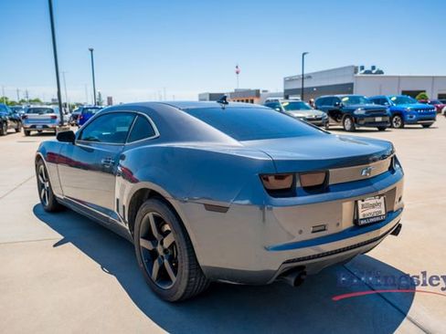 Used 2011 Chevrolet Camaro LT RWD image 3